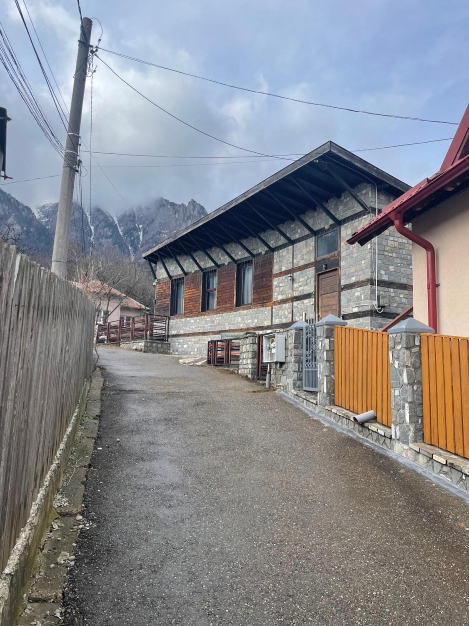 Villa Casuta De Piatra à Buşteni Extérieur photo