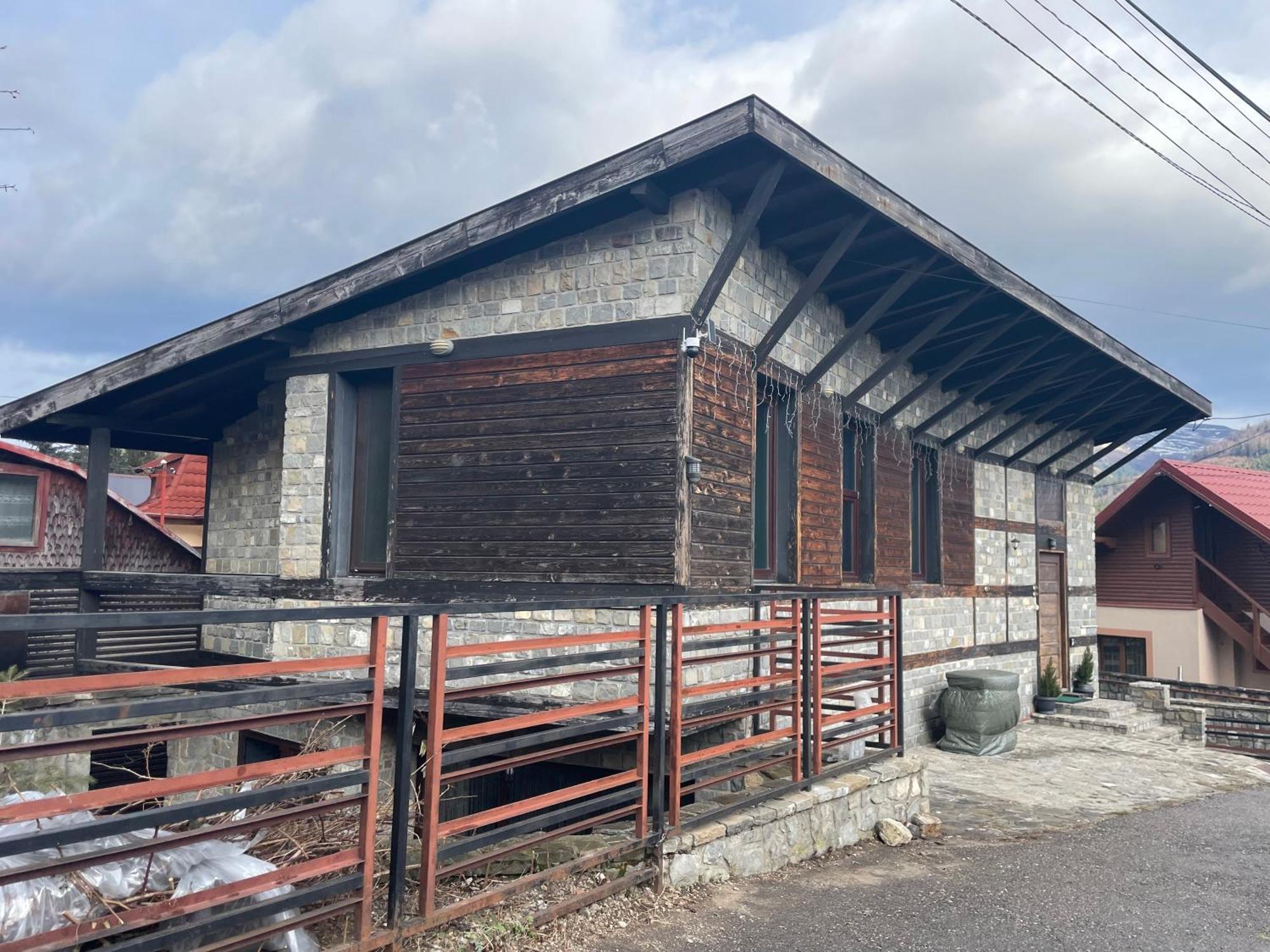 Villa Casuta De Piatra à Buşteni Extérieur photo