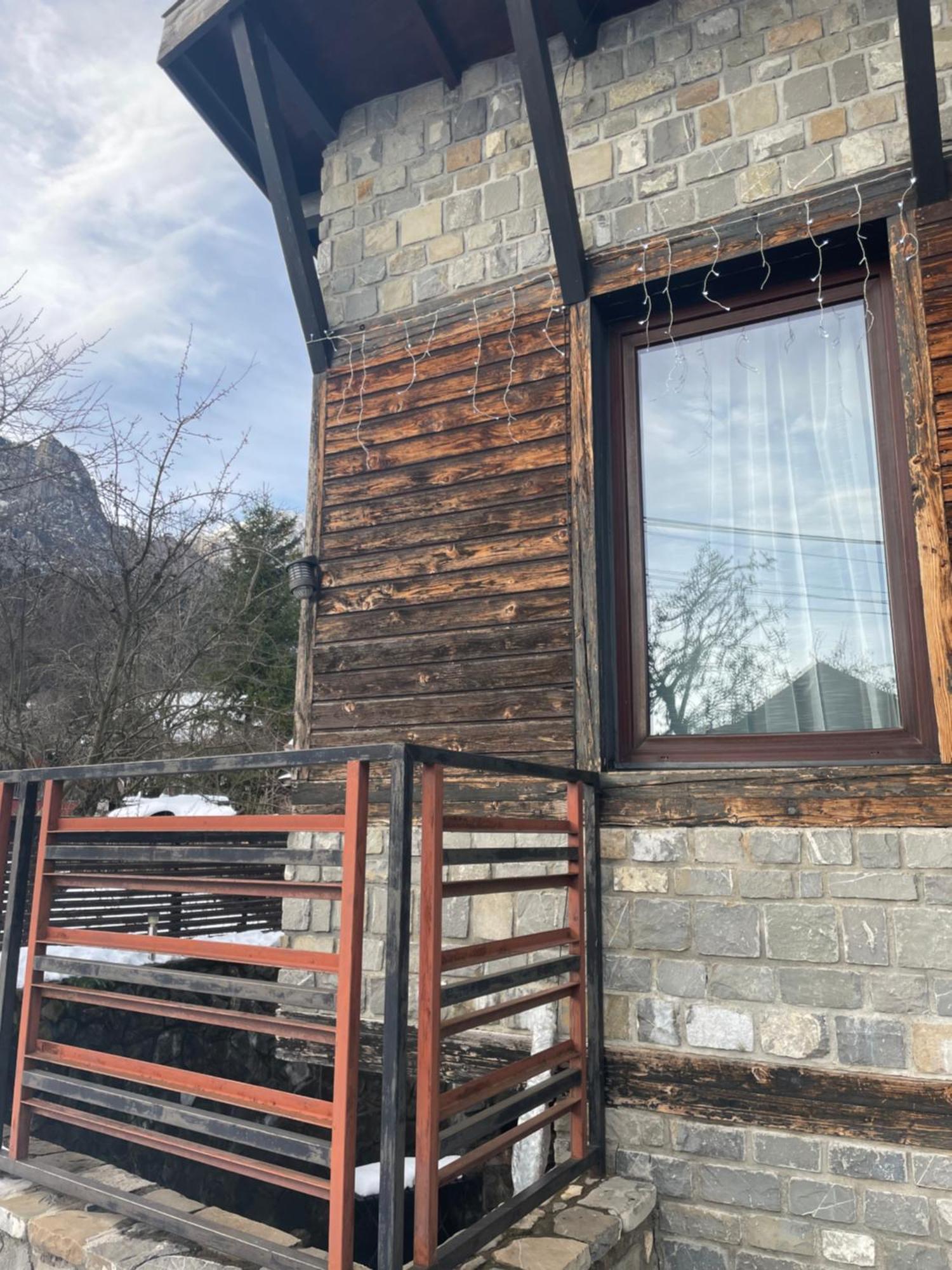 Villa Casuta De Piatra à Buşteni Extérieur photo